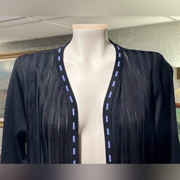 EXCLUSIVELY MISOOK Cardigan Sweater Size M Black Blue Gray Chevron Stripe Accent - Picture 3 of 16